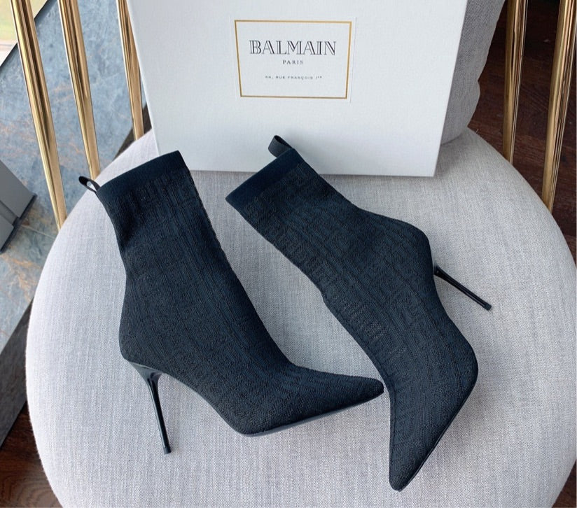 New black Balmain woman boots